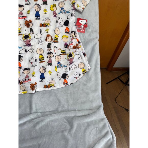 Peanuts Womens XL Scrub Top With Snoopy & Friends Print - Picture 8 of 13